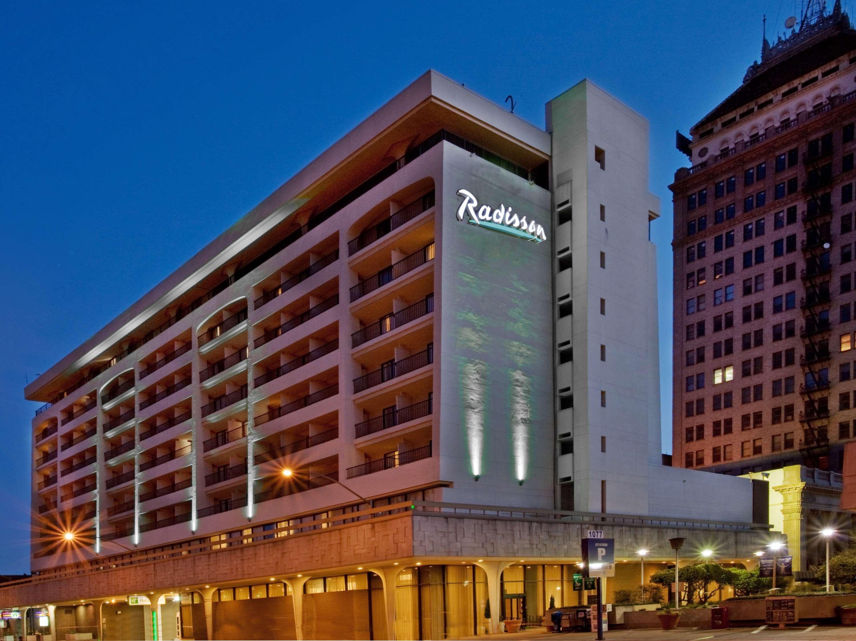 Radisson Hotel Fresno Conference Center Exterior photo